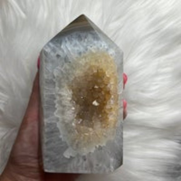 XXL Druzy Agate Tower - Picture 4 of 13